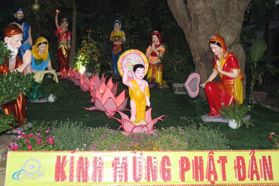 Đà Nẵng: Nao nức mùa Đại lễ Phật Đản - 7 Một không gian trang trí tái hiện Phật tích