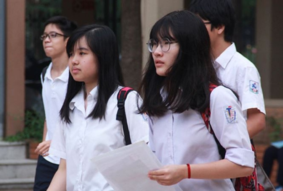 Trường THPT chuyên ở Hà Nội tổ chức thi ra sao? - 1 Năm nay, thí sinh phải cạnh tranh khốc liệt hơn để được suất học trường THPT chuyên vì tỉ lệ chọi khá cao.