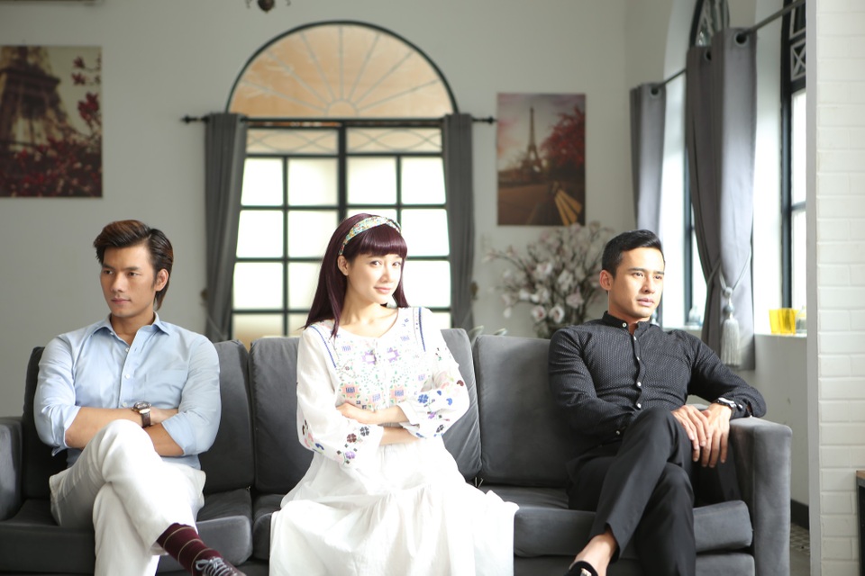 Nhan Phúc Vinh: “Tôi bị gài đóng cảnh nóng với Nhã Phương” - 4 Nhã Phương vướng tình tay ba trong phim mới.