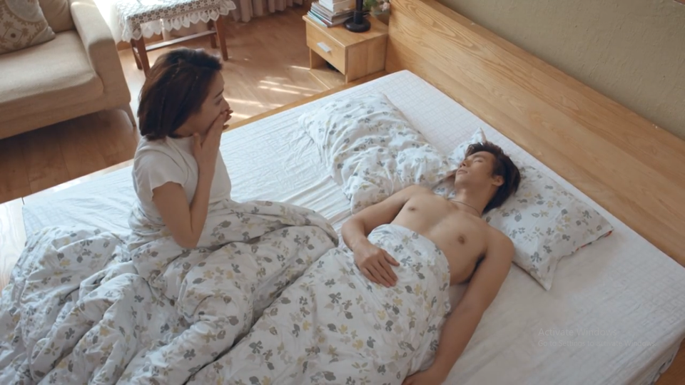 Nhan Phúc Vinh: “Tôi bị gài đóng cảnh nóng với Nhã Phương” - 2 Cảnh nóng của Nhã Phương và Nhan Phúc Vinh trong phim.