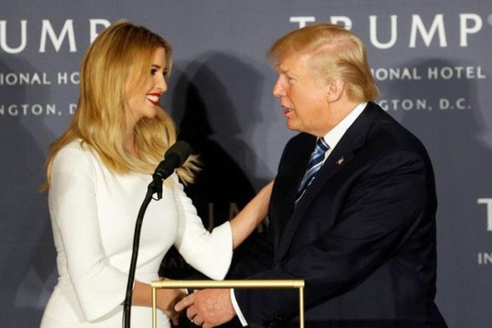 Con gái ông Trump có 13 thương hiệu ở Trung Quốc - 1
Cô Ivanka Trump và Tổng thống Mỹ Donald Trump. Ảnh: Reuters