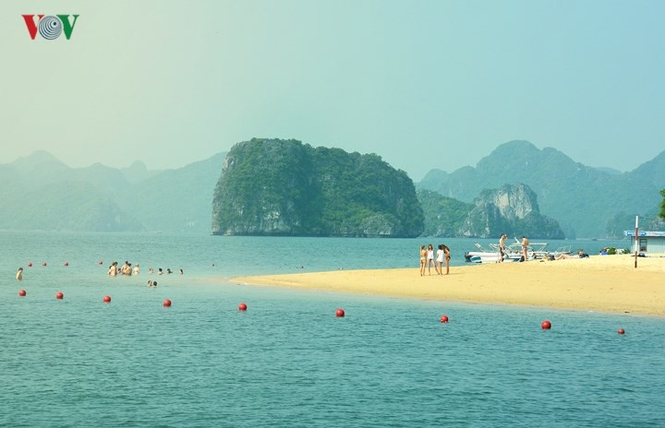 Những bãi biển hoang vắng tha hồ “sống ảo” ở Quảng Ninh - 9 Những bãi biển hoang vắng tha hồ “sống ảo” ở Quảng Ninh - 9