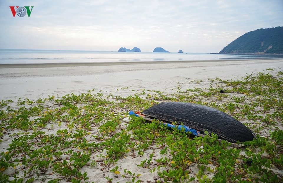 Những bãi biển hoang vắng tha hồ “sống ảo” ở Quảng Ninh - 2 Những bãi biển hoang vắng tha hồ “sống ảo” ở Quảng Ninh - 2