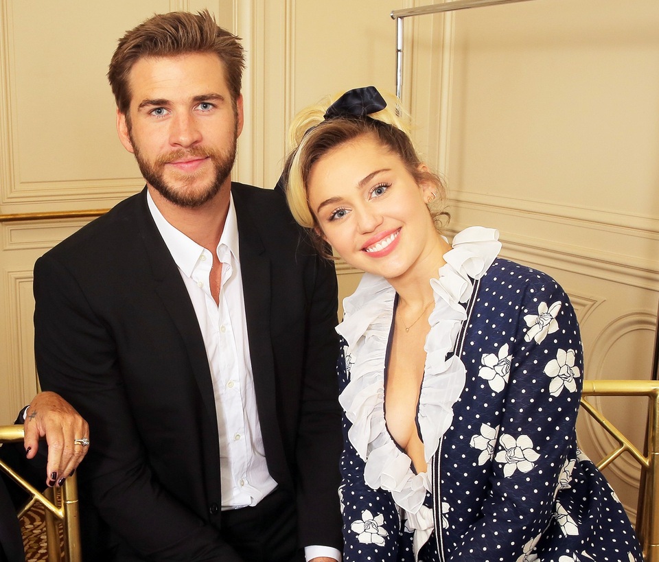 Chuyện tình “hợp tan, tan hợp” của các cặp đôi showbiz - 2 Nữ ca sĩ Miley Cyrus và nam diễn viên Liam Hemsworth