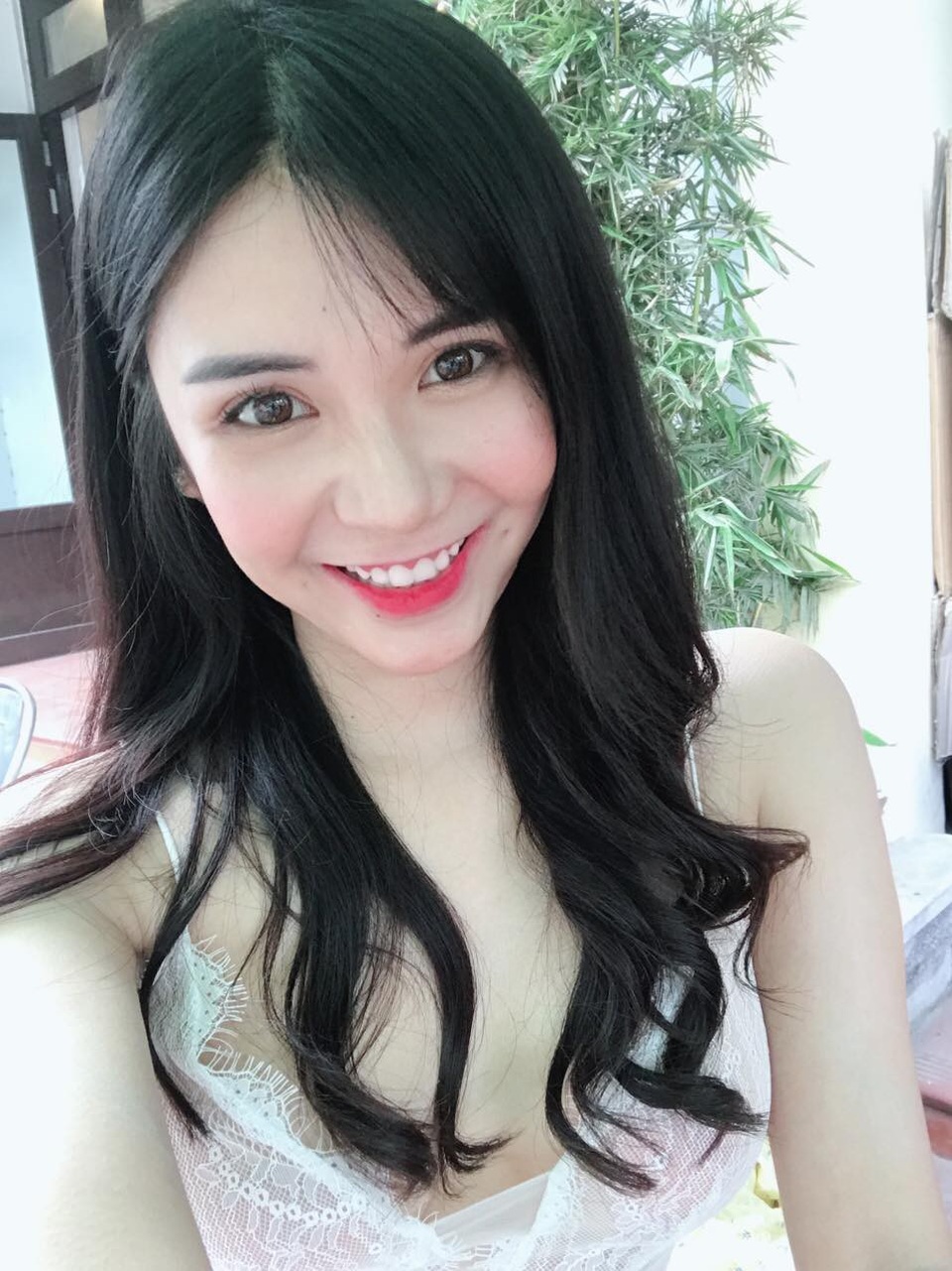 Thanh Bi tiết lộ “cảnh nóng” “khó kiềm chế” của Người phán xử ngoại truyện - 1 Thanh Bi hé lộ, cô và MC Đan Lê là hai nữ diễn viên của phần 1 trở lại trong Người phán xử ngoại truyện.