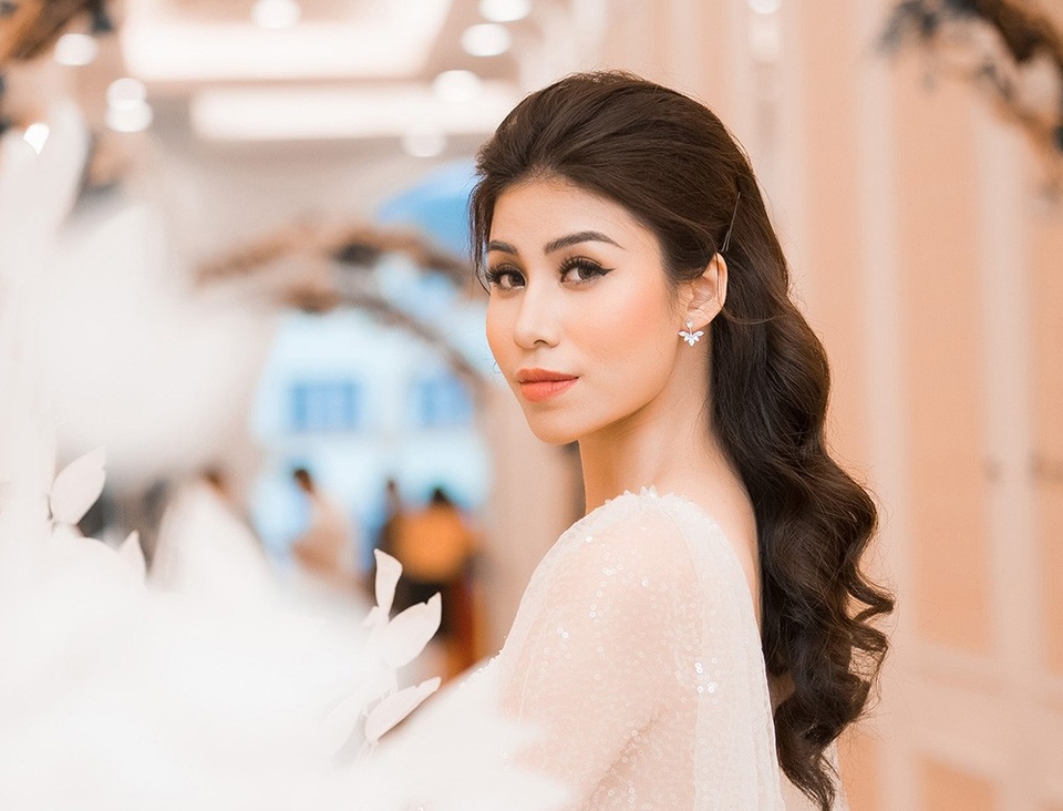 Cận cảnh nhan sắc Á hậu 1 Nguyễn Ngọc Huyền 