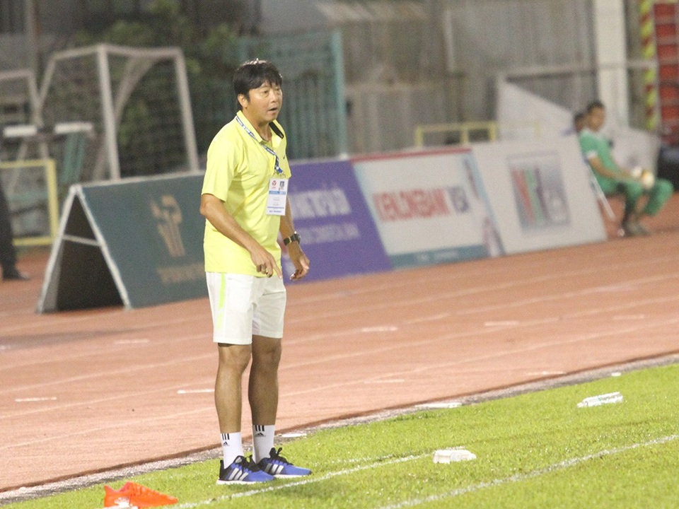 Chia tay Công Vinh, CLB TPHCM cần một biểu tượng bóng đá mới - 2 Người hâm mộ bóng đá TPHCM vẫn mong có một ngày Huỳnh Đức đứng giữa sân Thống Nhất trong tư cách chủ nhà, chứ không còn là khách của bóng đá thành phố như rất nhiều năm vừa rồi (ảnh: Trọng Vũ)