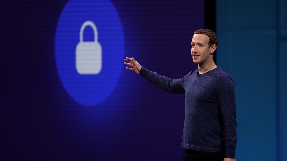 Mark Zuckerberg lần đầu thừa nhận người dùng thiếu quyền kiểm soát dữ liệu - 1 Mark Zuckerberg phát biểu tại Hội nghị F8