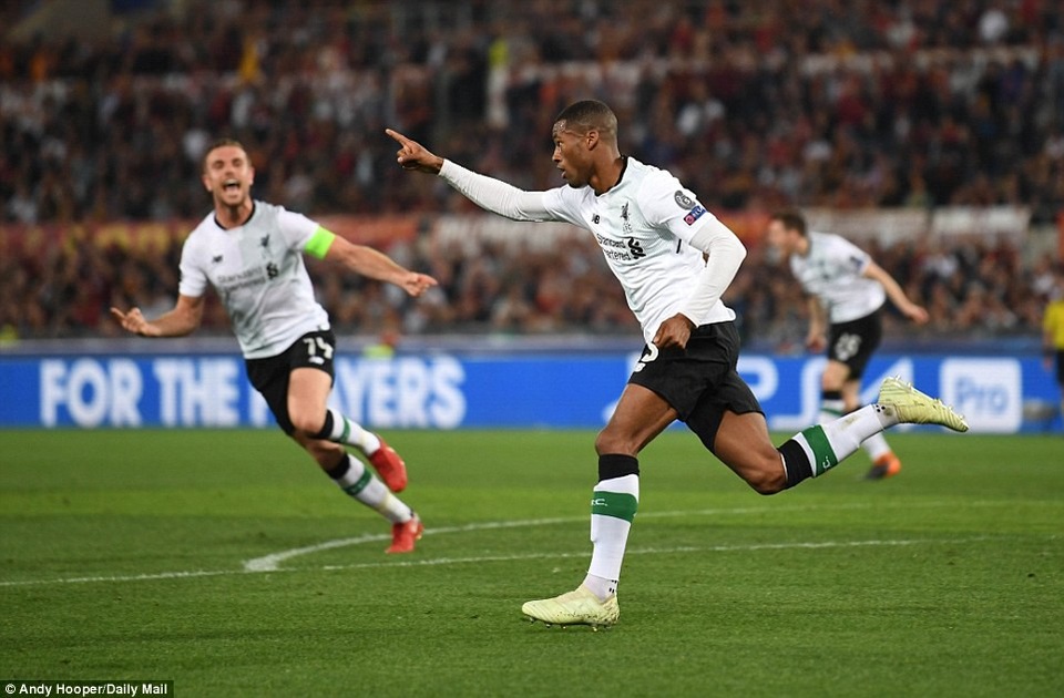 Những khoảnh khắc sôi động ở trận thắng của AS Roma trước Liverpool - 12
Niềm vui của tiền vệ người Hà Lan khi anh thay thế xứng đáng vị trí Oxlade-Chamberlain để lại