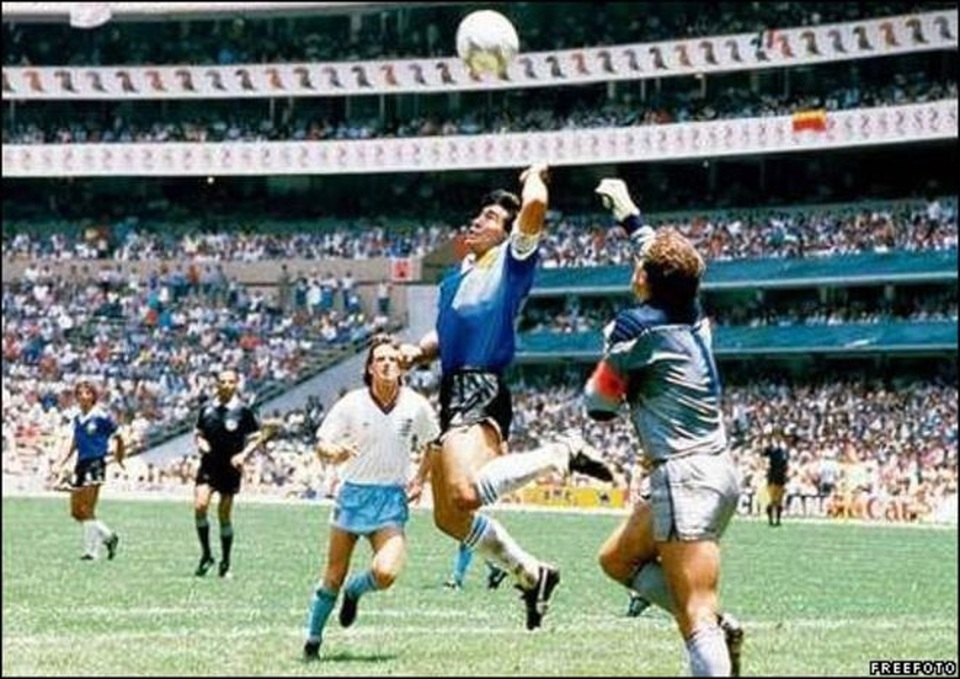 Lịch sử World Cup 1986: Maradona và "bàn tay của Chúa" - 1 Bàn tay của Chúa nổi tiếng của Maradona