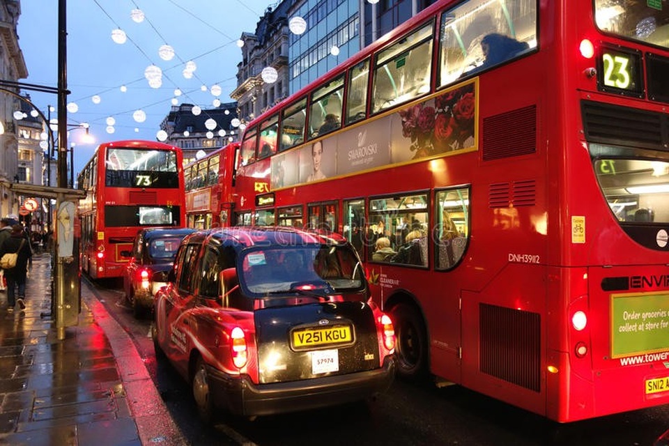 Tiếp đó là thủ đô London, Anh, với 74 giờ