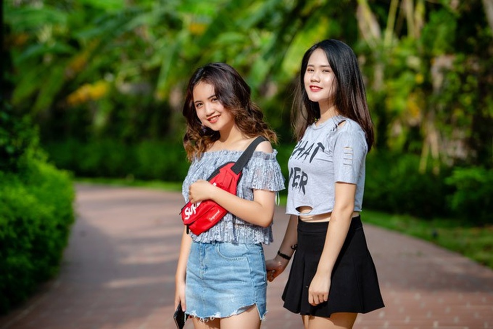 "Sốt" với nhan sắc xinh đẹp 3 cô con gái tuổi cập kê của ca sĩ Tú Dưa - 7
Cả 2 hứa hẹn là những mỹ nhân khi đã thực sự trưởng thành