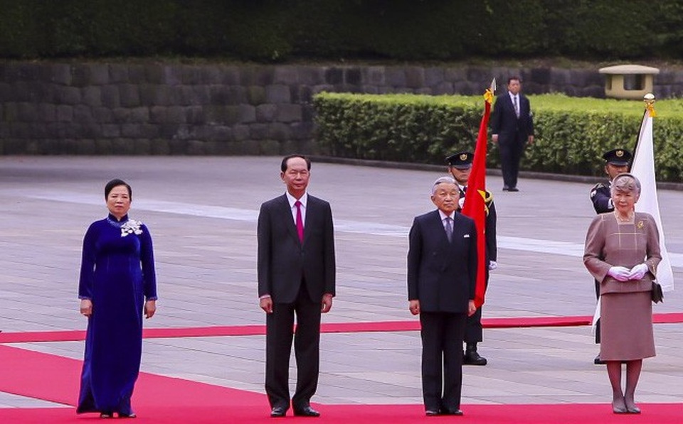 Chủ tịch nước Trần Đại Quang hội kiến Nhà vua và Hoàng hậu Nhật Bản - 1 Nhà vua và Hoàng hậu Nhật Bản chủ trì lễ đón trọng thể Chủ tịch nước Trần Đại Quang và Phu nhân tại Hoàng cung Nhật Bản
