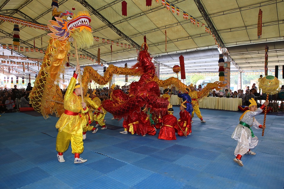 Hàng nghìn Phật tử hành hương về Tây Thiên dự lễ Phật đản - 8