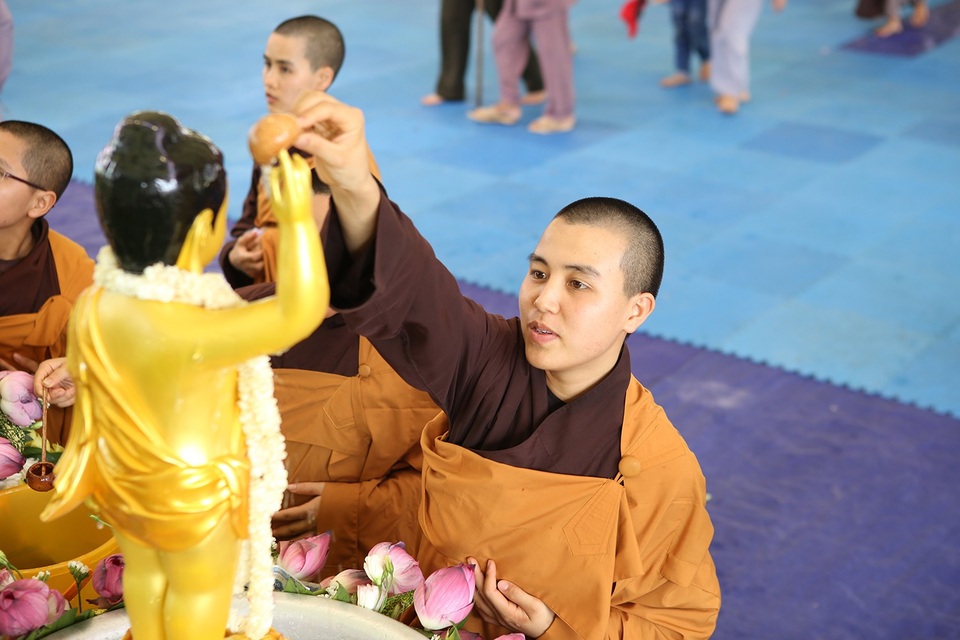 Hàng nghìn Phật tử hành hương về Tây Thiên dự lễ Phật đản - 10