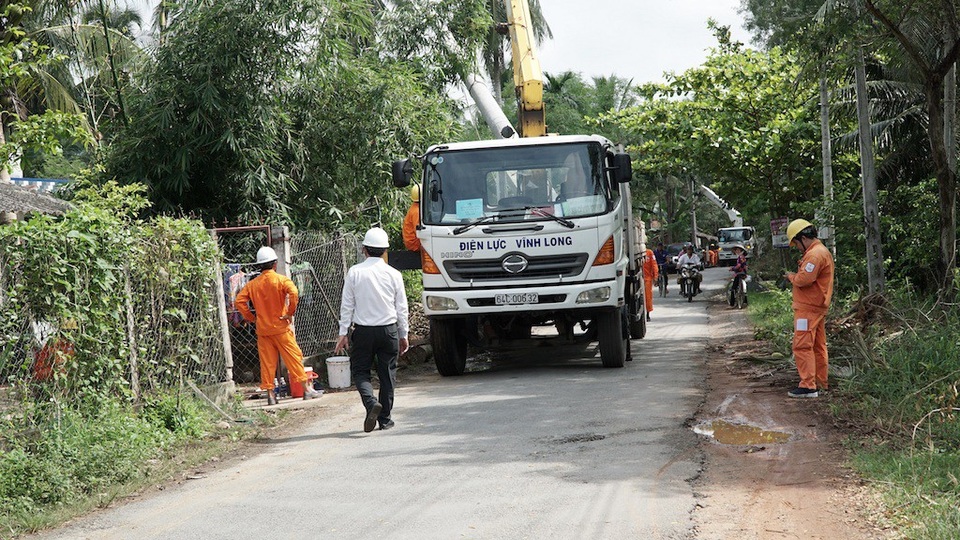 Diễn tập phòng chống thiên tai và tìm kiếm cứu nạn năm 2018 - 4 5 đơn vị trực thuộc gồm các Công ty Điện lực Bến Tre, Trà Vinh, Long An, Tiền Giang, Vĩnh Long đã tổ chức diễn tập