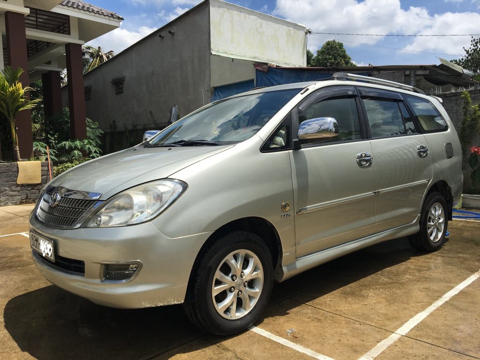 Ngắm những chiếc xe 7 chỗ đang được rao bán giá 200 triệu đồng - 4 Toyota Innova số sàn đời 2006 – 2008.
