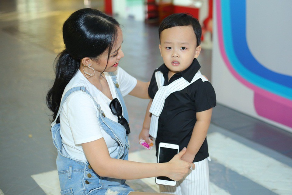 Thanh Trúc chỉ chiêu giúp bé tự lập từ khi lên 2 - 4 Thanh Trúc chỉ chiêu giúp bé tự lập từ khi lên 2 - 4