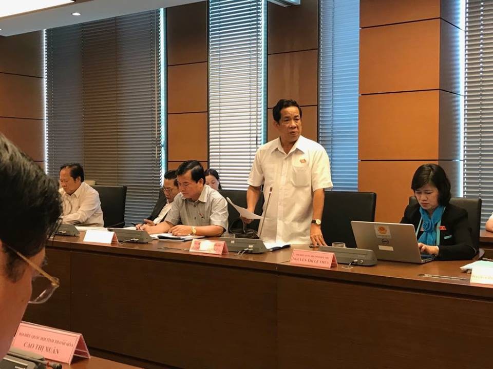 "Đọc kê khai tài sản của nhiều cán bộ chắc người dân sẽ không đồng tình" - 2 Đại biểu Đặng Thuần Phong tán thành việc mở rộng phạm vi điều chỉnh của luật ra ngoài khu vực công