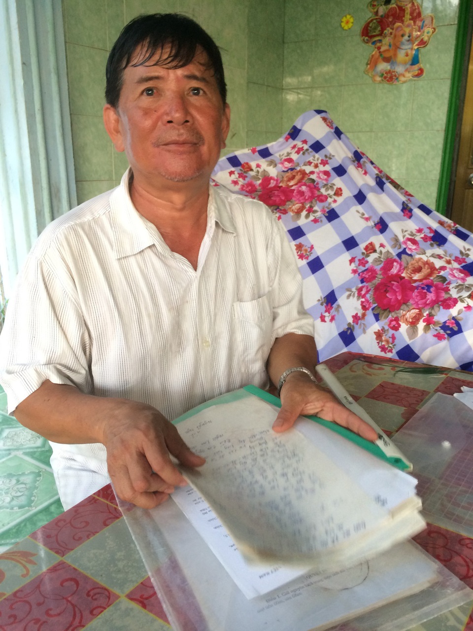“Chim sẻ” băm nát Phú Quốc, “đại bàng” làm tổ không đẻ trứng… - 6 Ông Trần Văn Xòa - áp Lê Bát vô cùng bức xúc khi gia đình ông và hơn 20 hộ dân khác sống cảnh vật vờ vì dự án treo của công ty TNHH Thảo Điền suốt 10 năm qua