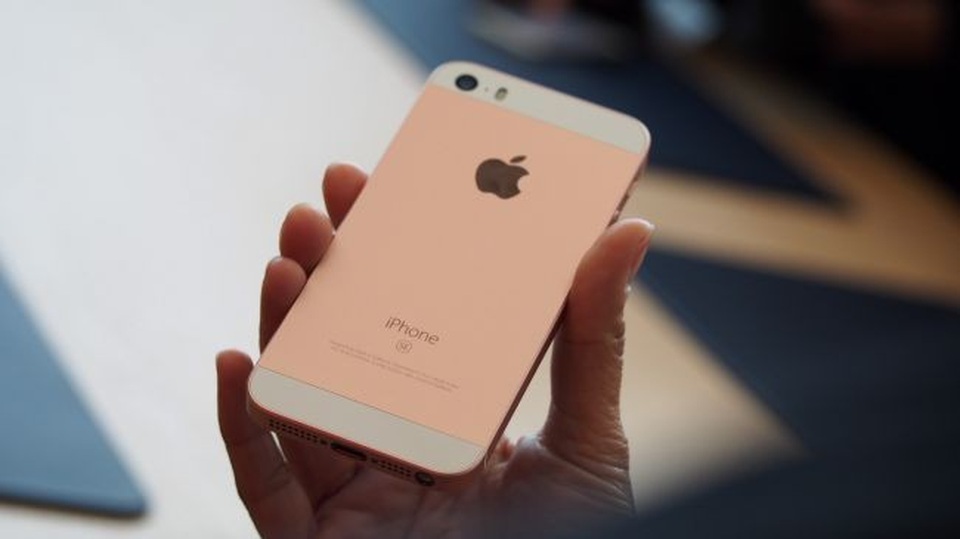 iPhone 5SE cũng đang điều chỉnh giá bán