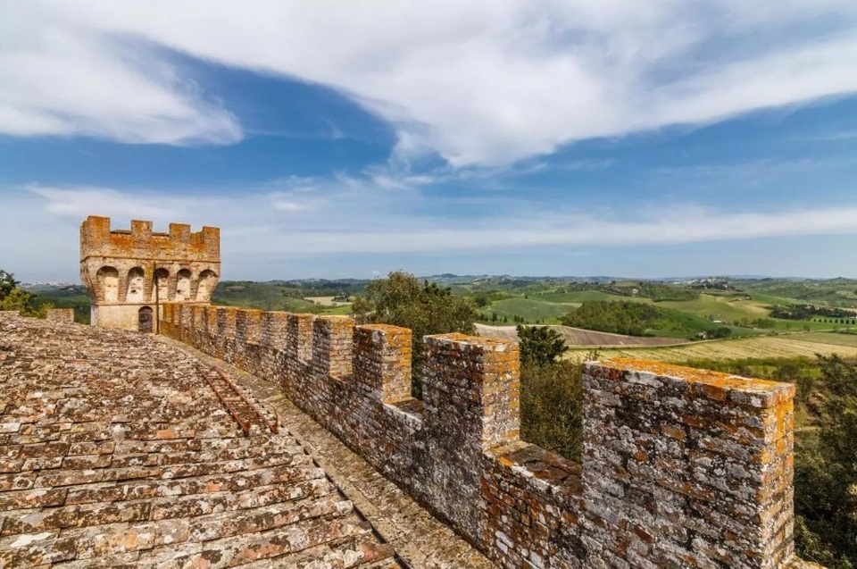 Chiêm ngưỡng tòa lâu đài 600 năm tuổi tuyệt đẹp tại Ý - 3 Chiêm ngưỡng tòa lâu đài 600 năm tuổi tuyệt đẹp tại Ý - 3