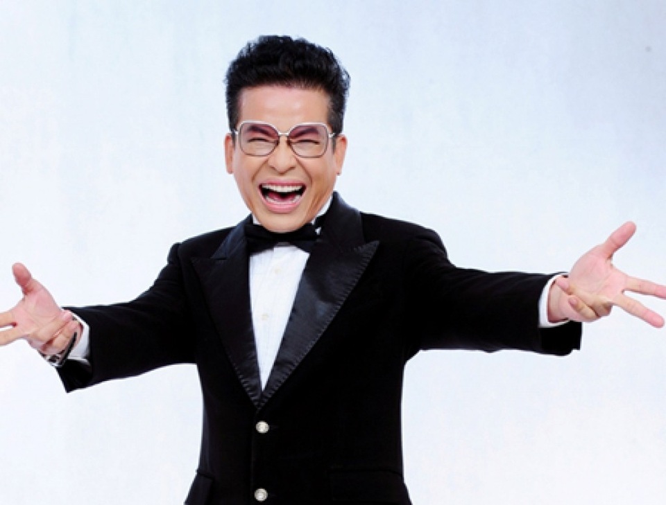 MC Thanh Bạch hoạt náo chương trình