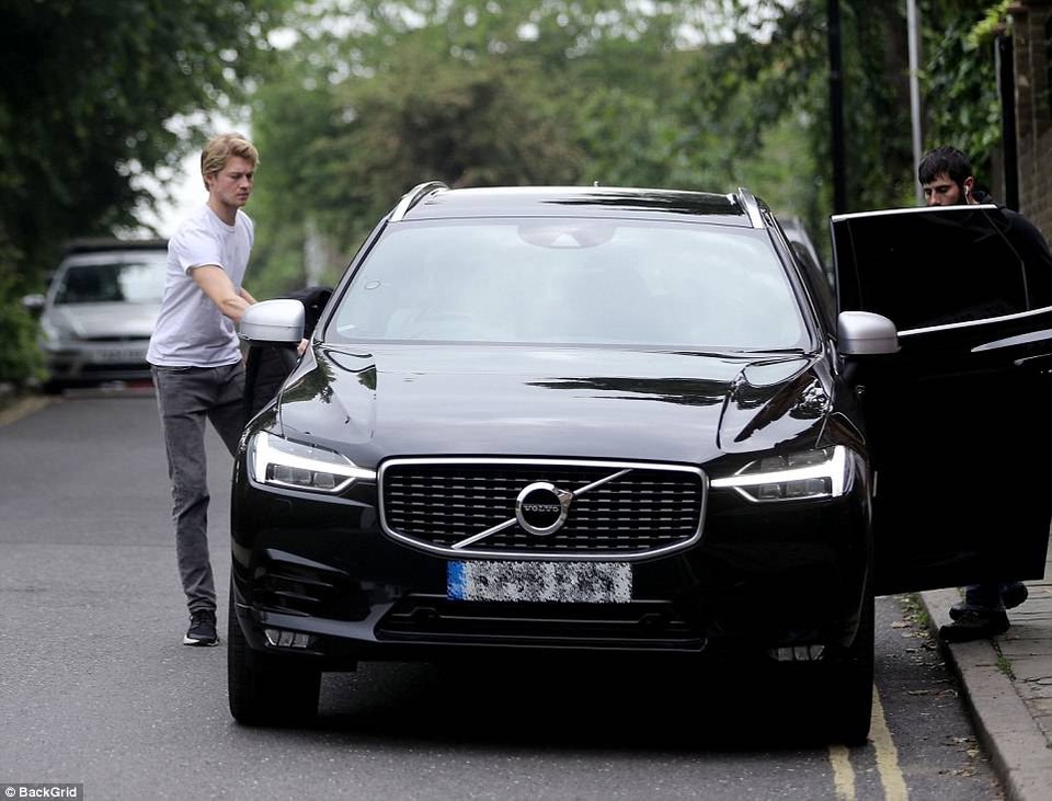 Taylor Swift và bạn trai hò hẹn tại London - 8
Kể từ khi hò hẹn với Joe, Taylor dành nhiều thời gian ở London với bạn trai hơn.