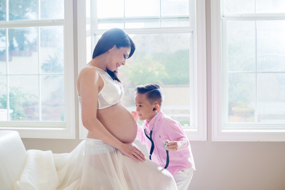 Thanh Thảo đã nghỉ ngơi suốt thời gian mang thai, không nhận show diễn và cũng không bay các chuyến bay xa về Việt Nam, để toàn tâm lo cho “tiểu Búp bê”.