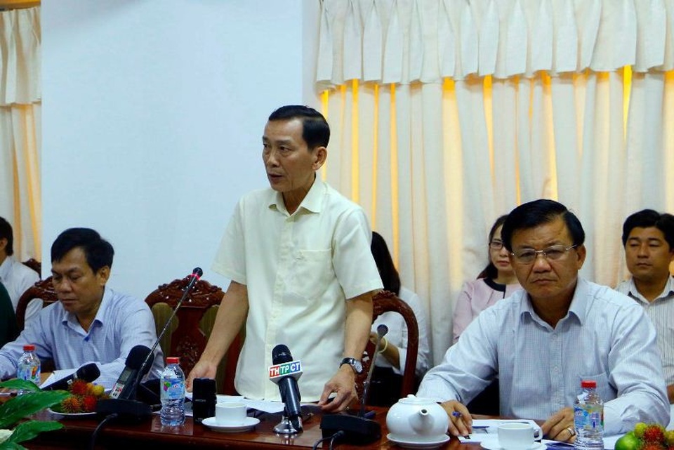 Để dân xây nhà không phép ven sông, chủ tịch xã, phường phải chịu trách nhiệm - 3 Ông Võ Thành Thống - Chủ tịch UBND TP Cần Thơ phát biểu chỉ đạo tại cuộc họp