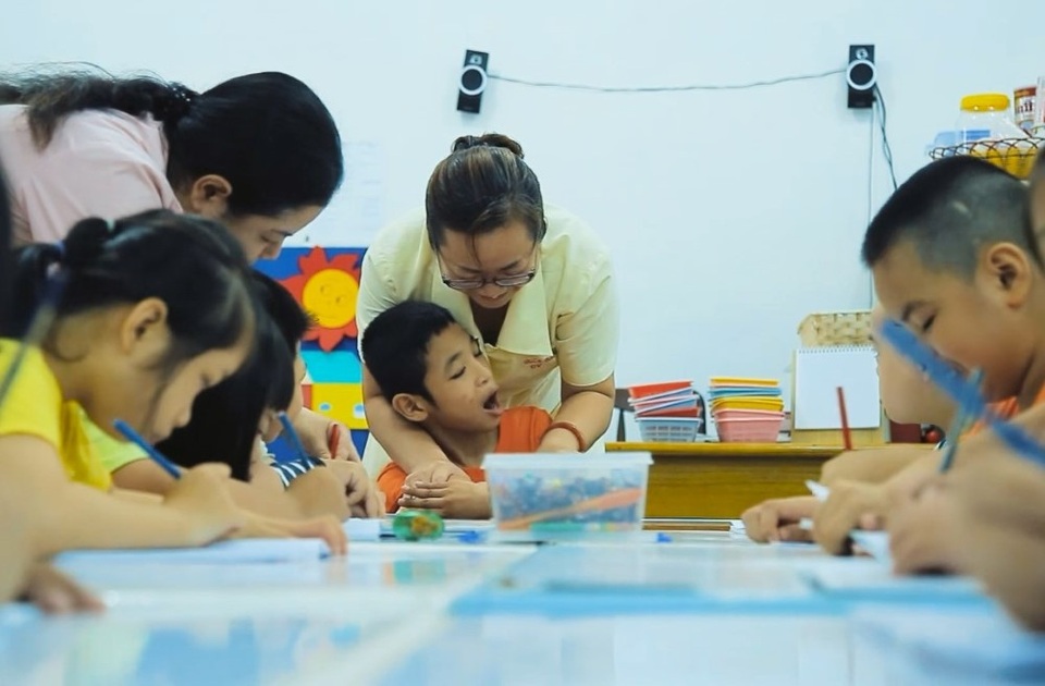 Chuyện “đầy nước mắt” của cậu bé bị thiểu năng, giàu nghị lực - 4 Chuyện “đầy nước mắt” của cậu bé bị thiểu năng, giàu nghị lực - 4