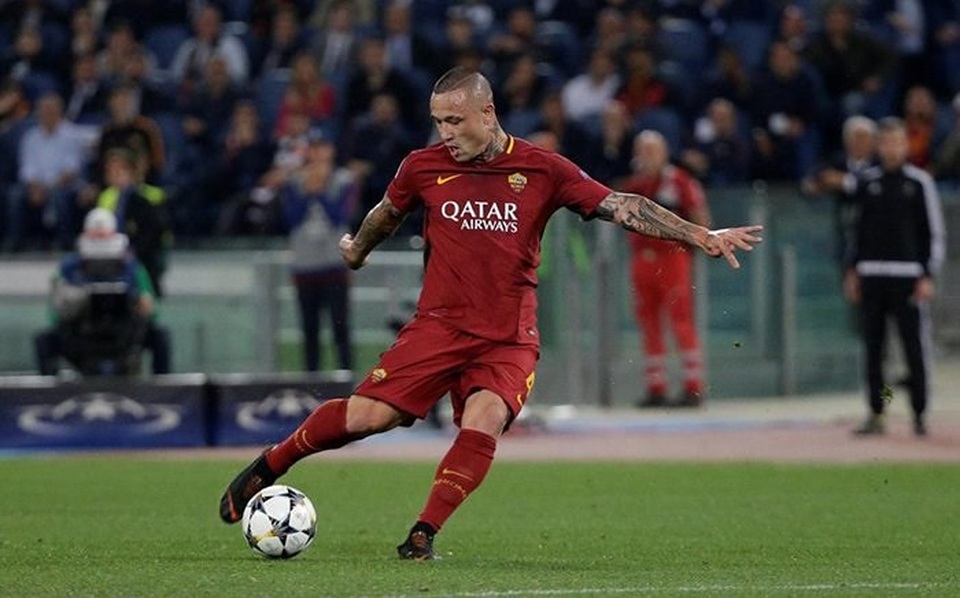 11 cầu thủ xuất sắc nhất lượt về bán kết Champions League - 2 Radja Nainggolan đã lập cú đúp vào lưới Liverpool nhưng không thể giúp AS Roma đi tiếp