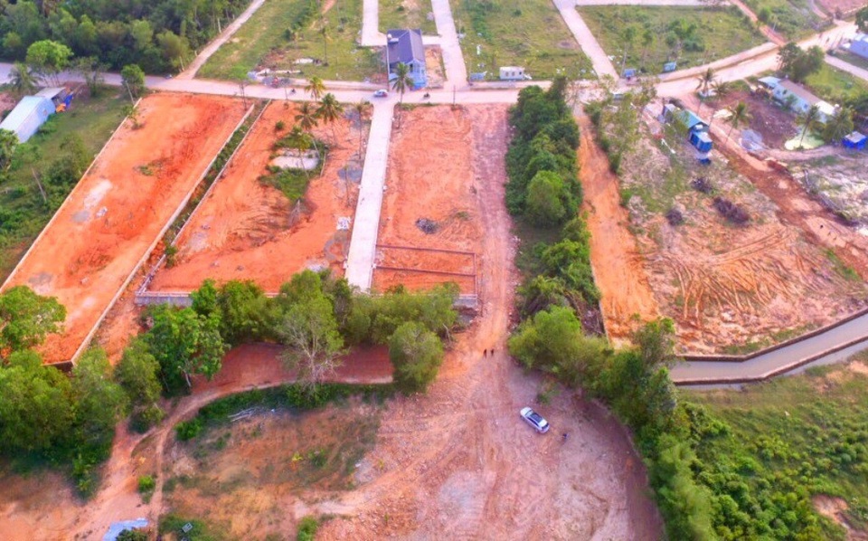Phú Quốc tạm ngưng chuyển đổi mục đích sử dụng lô đất dưới 500m2 - 1 Thời gian vừa qua, tại Phú Quốc tình trạng phân lô, bán nền trên đất nông nghiệp diễn ra ồ ạt
