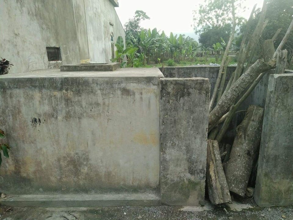 Nhường đất cho dự án, dân hơn chục năm mòn mỏi chờ sổ đỏ nhà tái định cư - 1 Công trình nước sạch ở khu TĐC xây dựng lên nhưng không có nước.