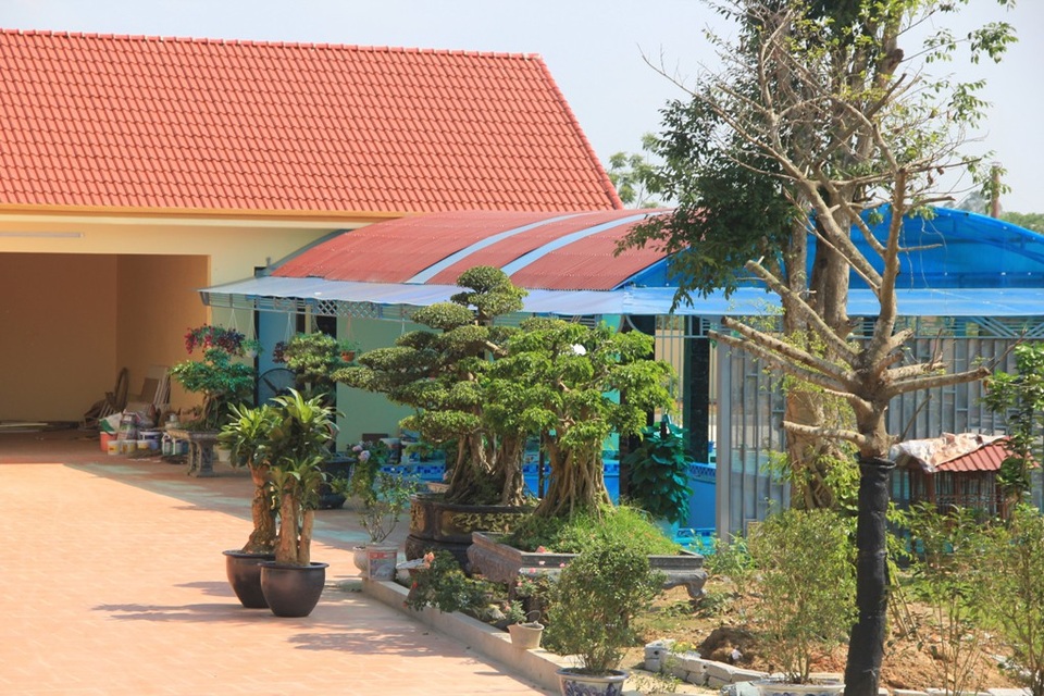 Cán bộ công an huyện ngang nhiên xây “biệt phủ” không phép - 4 Cán bộ công an huyện ngang nhiên xây “biệt phủ” không phép - 4