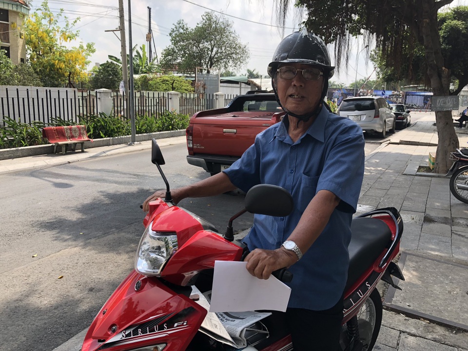 Hàng nghìn cư dân Carina khát khao trở về nhà sau vụ cháy kinh hoàng - 4 Ông Nguyễn Văn Thanh quá ngán ngẩm với cảnh thuê trọ và mong muốn sớm được trở về nhà