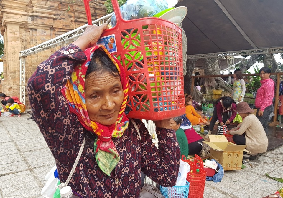 100.000 người háo hức dự lễ hội tháp bà Ponagar ở Nha Trang - 2 100.000 người háo hức dự lễ hội tháp bà Ponagar ở Nha Trang - 2