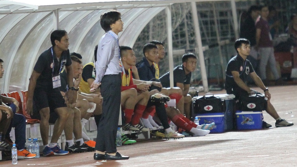 HLV Miura phủ nhận chuyện CLB TPHCM thua đậm là do Công Vinh từ chức - 1 Đội bóng của HLV Miura đã dẫn trước, nhưng vẫn thua ngược CLB Hà Nội vốn có thực lực mạnh hơn (ảnh: Trọng Vũ)