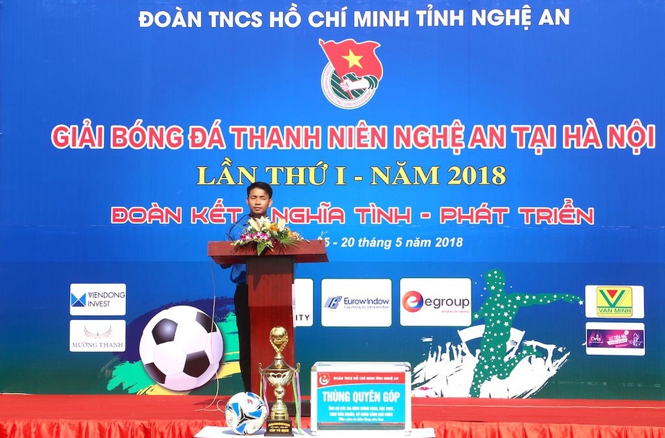Khai mạc giải bóng đá Thanh niên Nghệ An tại Hà Nội - 2 Ông Nguyễn Xuân Tiệp, Phó Bí thư Tỉnh đoàn Nghệ An, Trưởng ban Tổ chức giải bóng phát biểu khai mạc.