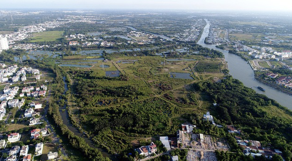 Vụ bán 32ha đất công giá "bèo": Đề nghị kiểm điểm trách nhiệm ông Tất Thành Cang - 1
Khu đất hơn 32ha được bán với giá bèo