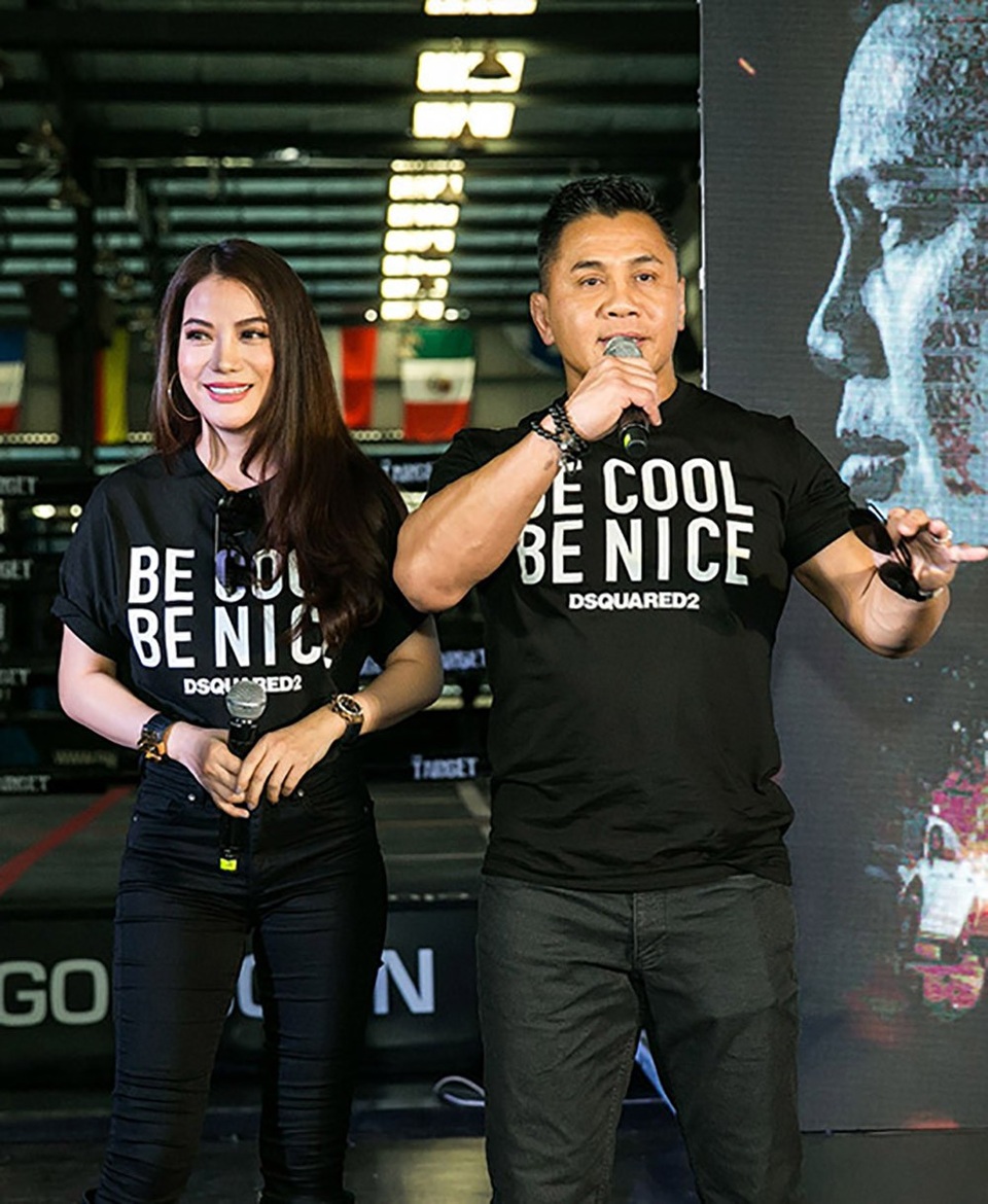 Trương Ngọc Ánh diện đồ đôi xuất hiện bên ngôi sao võ thuật thế giới Cung Lê - 9 Lần hiếm hoi về Việt Nam đóng phim, diễn viên Cung Lê tâm sự: “Tôi đã ấp ủ ước mơ về Việt Nam làm phim rất lâu. Lần này làm việc cùng Trương Ngọc Ánh tại quê nhà, tôi rất bất ngờ vì sự chuyên nghiệp và nhiệt tình của cô ấy cùng ê kíp. Hơn ai hết, tôi mong muốn bộ phim này sẽ góp phần đưa điện ảnh Việt Nam tiếp cận khán giả quốc tế, bên cạnh thị trường nội địa với hơn 90 triệu dân được coi là thị trường quan trọng nhất.
