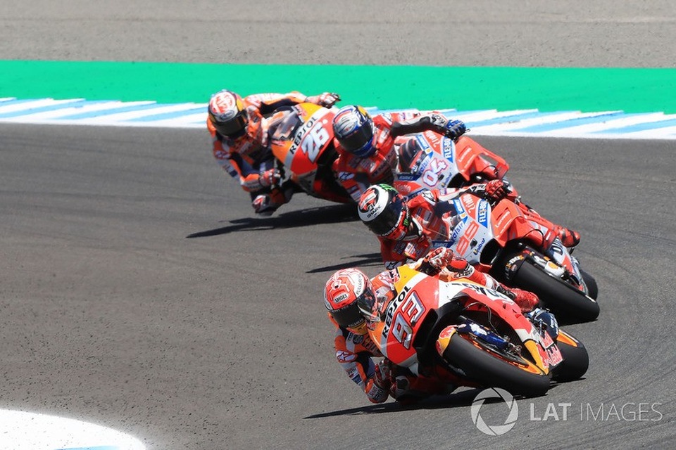 Marquez thắng dễ trong ngày Lorenzo gây ra tai nạn nghiêm trọng - 1 Marquez thắng dễ trong ngày Lorenzo gây ra tai nạn nghiêm trọng - 1