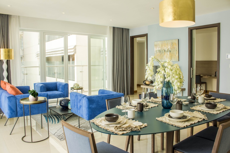 Hai phong cách thiết kế đầy ấn tượng tại tòa tháp Brilliant, Diamond Island - 2
Căn hộ duplex Modern Blue là một bản giao hưởng sáng tạo của các sắc xanh thời thượng