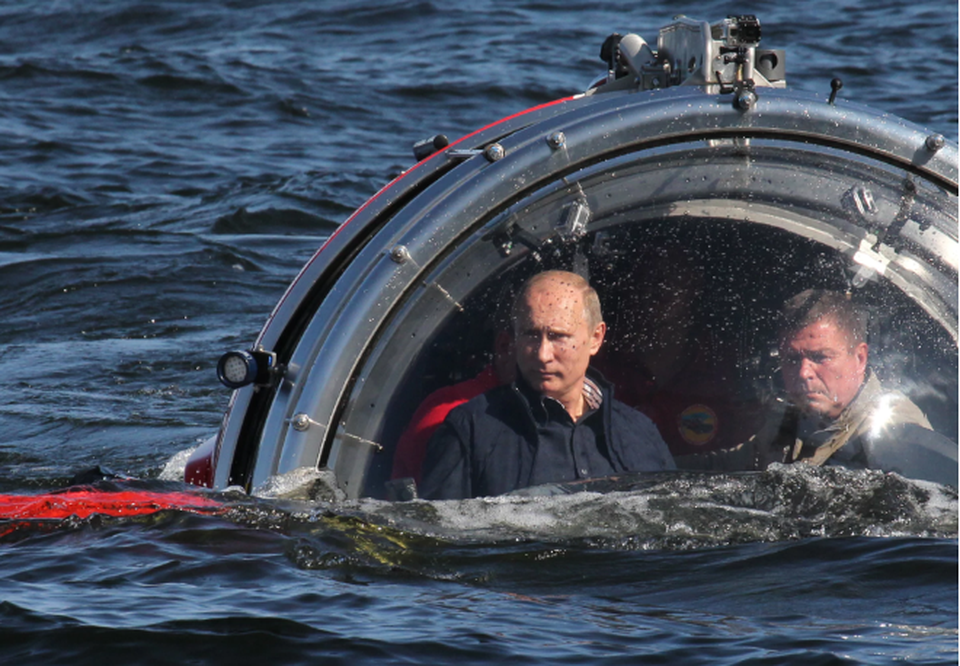 Những khoảnh khắc ấn tượng của Tổng thống Putin - 16 Một chuyến thám hiểm của Tổng thống Putin (Ảnh: Getty)