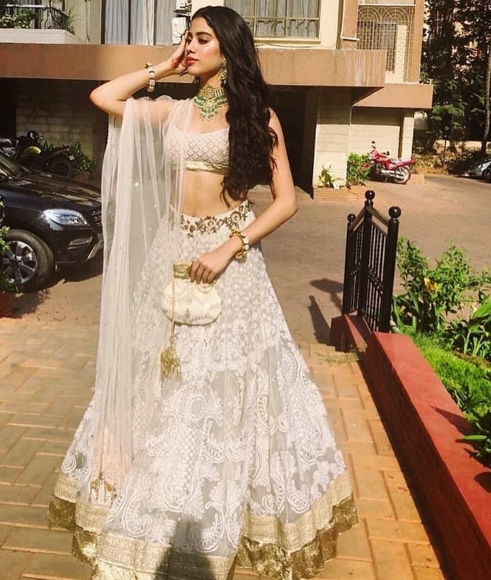 Sao Bollywood Sonam Kapoor rạng rỡ trong ngày cưới chồng đại gia - 10
Janhvi Kapoor cũng là diễn viên nổi tiếng