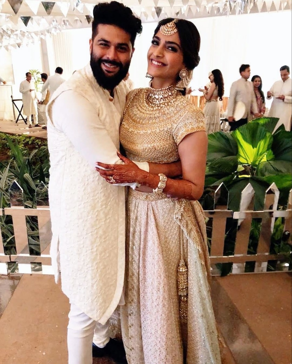 Sao Bollywood Sonam Kapoor rạng rỡ trong ngày cưới chồng đại gia - 4
Các khách mời đều là sao hạng A của Ấn Độ và các doanh nhân giàu có