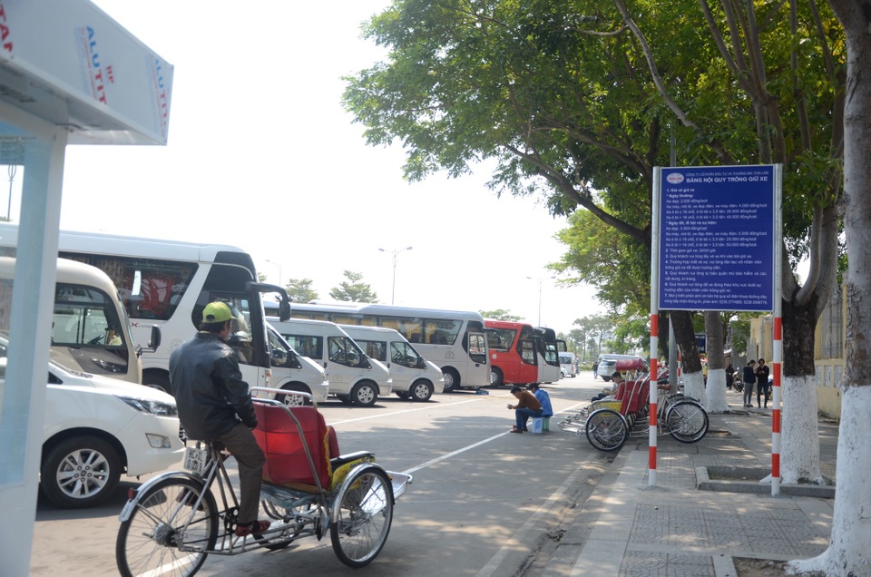 Đà Nẵng lý giải việc giao tư nhân thu phí giữ xe nơi công cộng - 2 Sở GTVT lý giải việc tổ chức các bãi đỗ xe tập trung là chủ trương của thành phố; và đã tổ chức đấu giá để tư nhân nhận thầu dịch vụ giữ xe