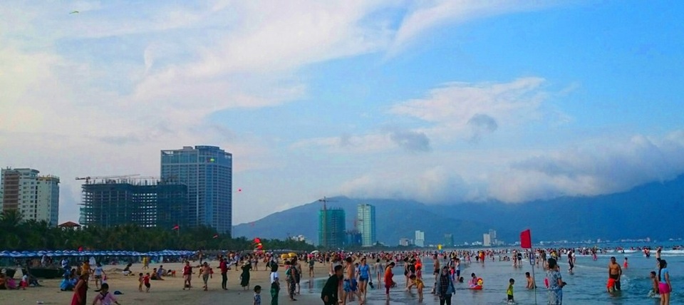 Người người, nhà nhà đi "giải nhiệt" vì cái nóng đầu hè - 2