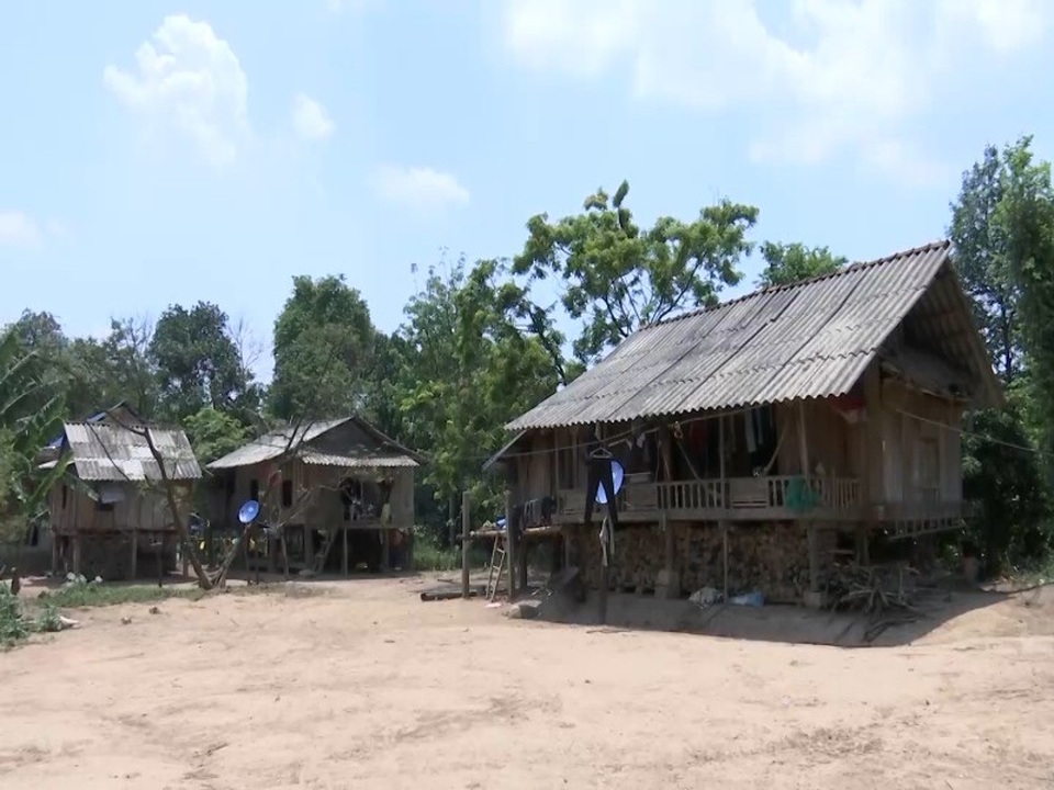 Hàng trăm hộ dân vùng biên giới chưa có hộ tịch - 5 Hàng trăm hộ dân di cư tự do sau hoạch định biên giới 1979 cần được nhập tịch để ổn định cuộc sống