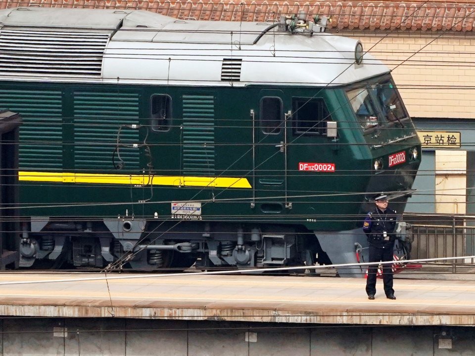 
Đoàn tàu bọc thép chở ông Kim Jong-un thăm Trung Quốc hồi tháng 3. (Ảnh: Reuters)
